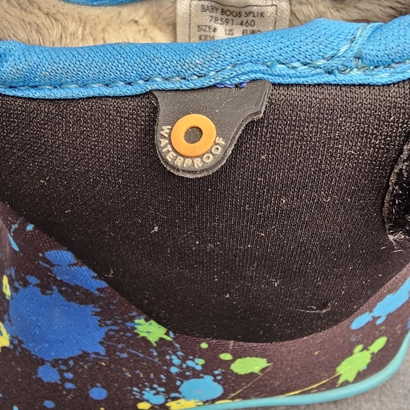BOGS Colorful Kids Boots with Blue Trim - Picture 2 of 10